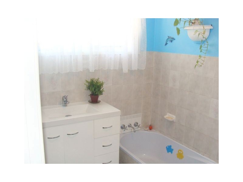 12 Tasman Avenue, Molendinar QLD 4214