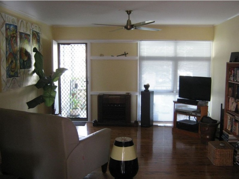 23 Ewan Street, Southport QLD 4215