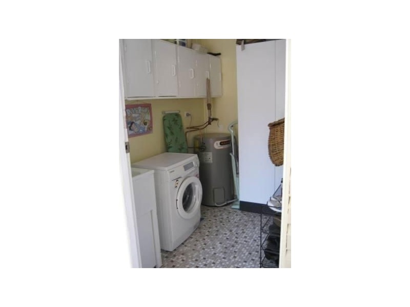 23 Ewan Street, Southport QLD 4215