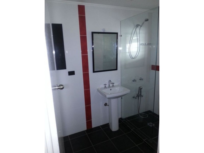 23 Ewan Street, Southport QLD 4215