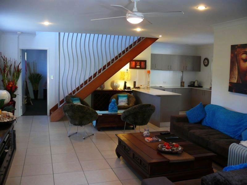 2/23 Hunter Avenue, Labrador QLD 4215