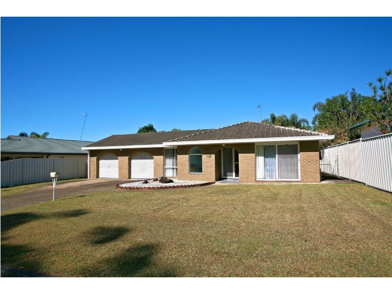 21 Chartwell Drive, Benowa QLD 4217