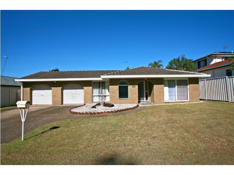 21 Chartwell Drive, Benowa QLD 4217