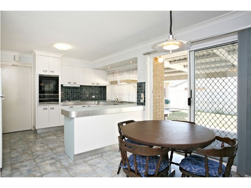 21 Chartwell Drive, Benowa QLD 4217