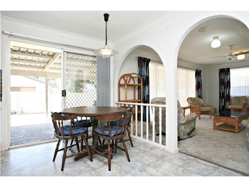 21 Chartwell Drive, Benowa QLD 4217