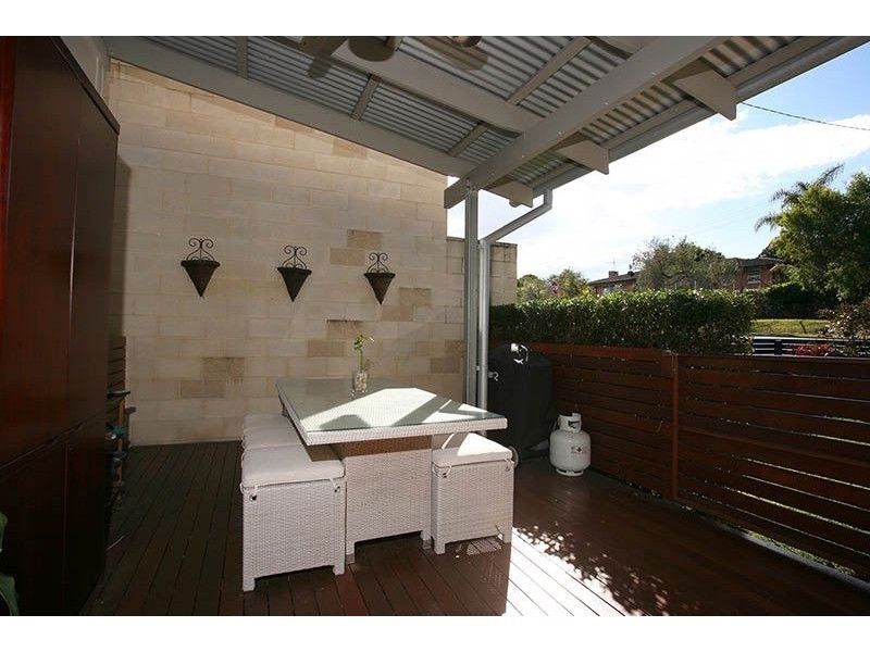 16 Walter Street, Labrador QLD 4215