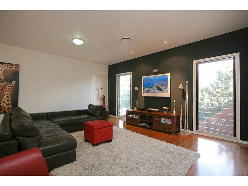 16 Walter Street, Labrador QLD 4215