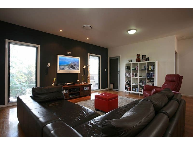 16 Walter Street, Labrador QLD 4215