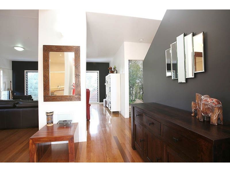 16 Walter Street, Labrador QLD 4215