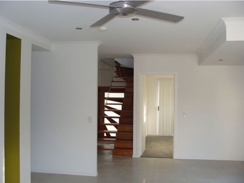 1/3 Tuesley Court, Southport QLD 4215