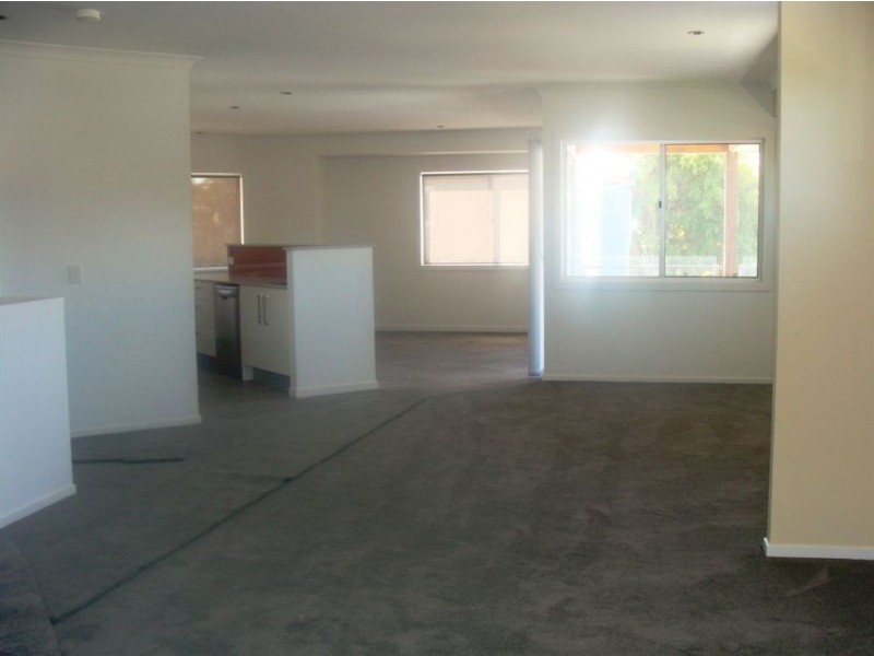 1/3 Tuesley Court, Southport QLD 4215