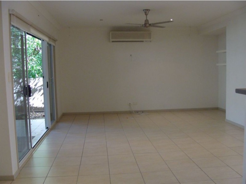 2/42 Margaret, Southport QLD 4215