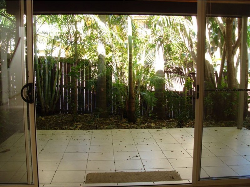 2/42 Margaret, Southport QLD 4215