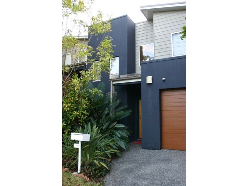 2/42 Margaret, Southport QLD 4215