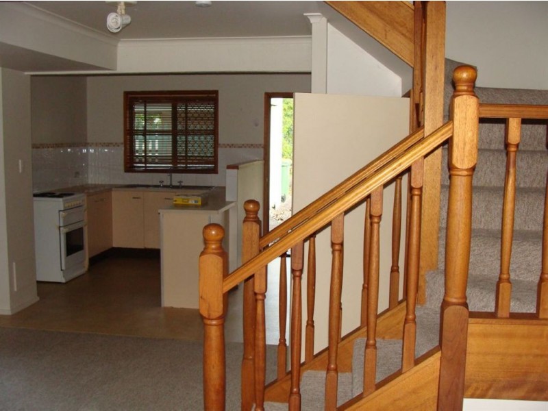 4/57 Benowa Rd, Southport QLD 4215