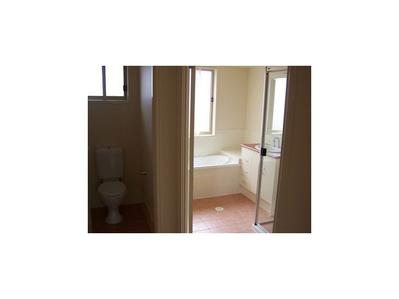 42 Banksia Drive, Raceview QLD 4305