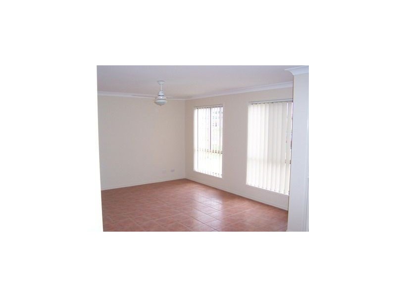 42 Banksia Drive, Raceview QLD 4305