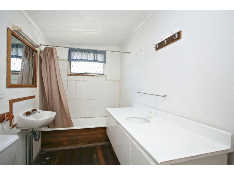 65 Central Street, Labrador QLD 4215