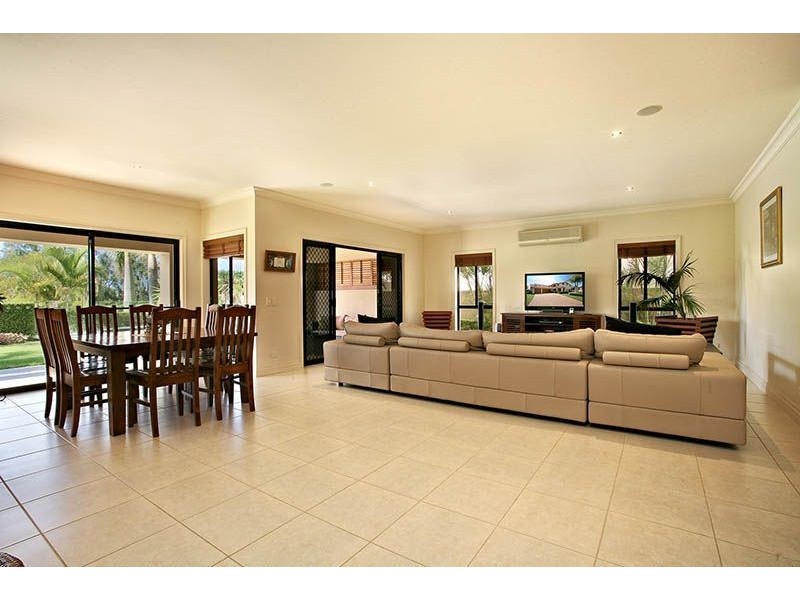 44 Meadowlake Drive, Carrara QLD 4211