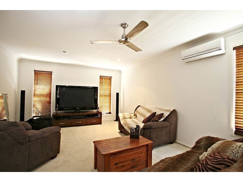 22 Elkins Street, Pacific Pines QLD 4211