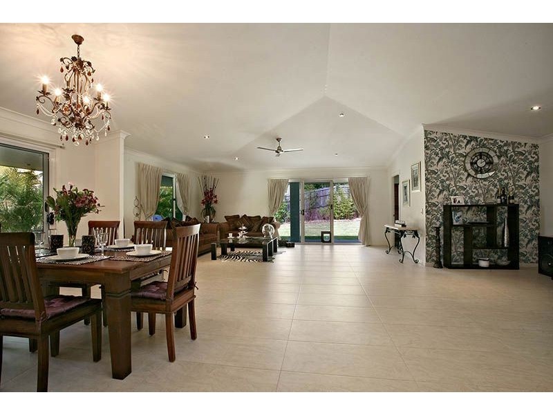 22 Elkins Street, Pacific Pines QLD 4211