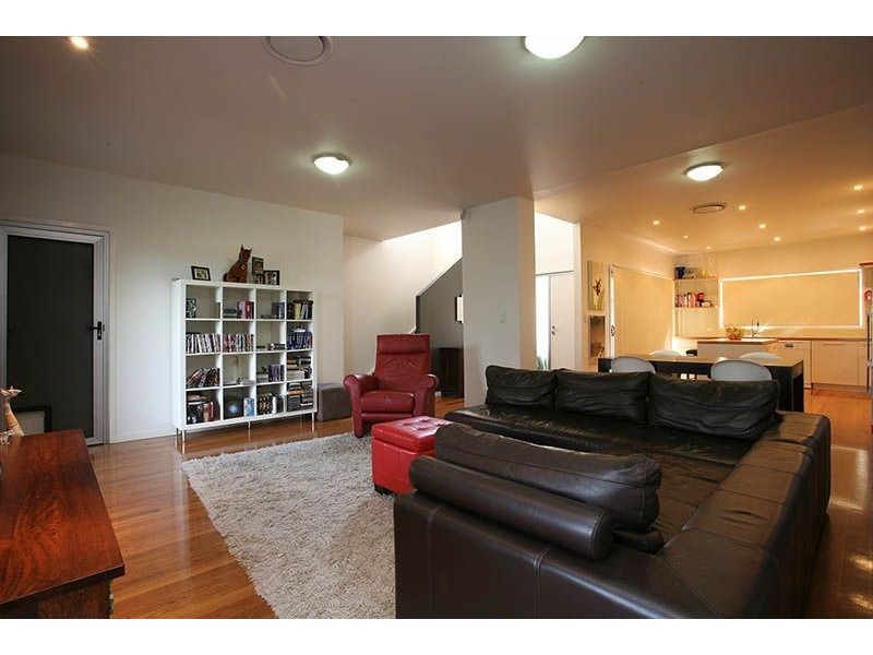 16 Walter Street, Labrador QLD 4215