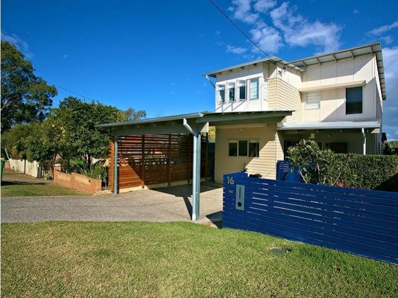 16 Walter Street, Labrador QLD 4215