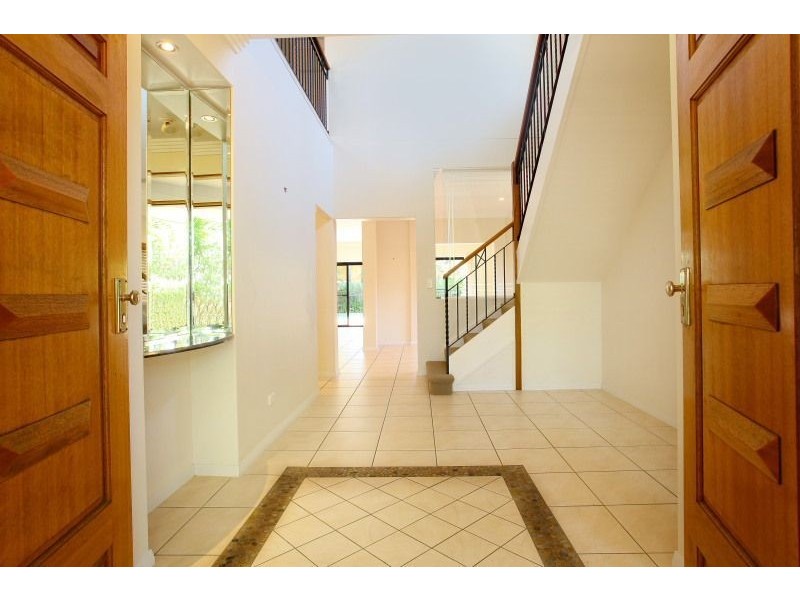 5 Yacht Street, Southport QLD 4215