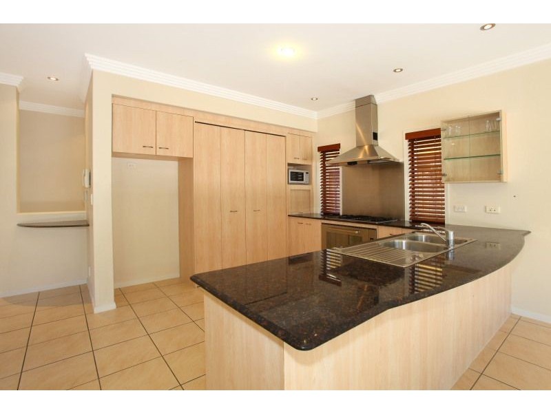5 Yacht Street, Southport QLD 4215