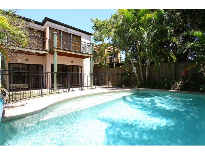 5 Yacht Street, Southport QLD 4215