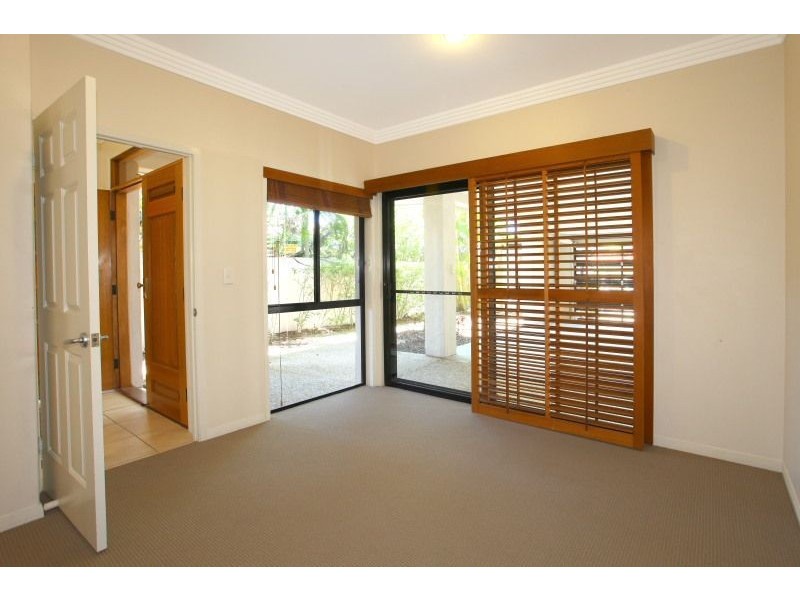 5 Yacht Street, Southport QLD 4215