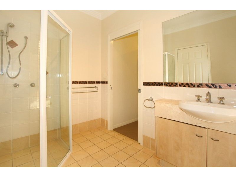 5 Yacht Street, Southport QLD 4215