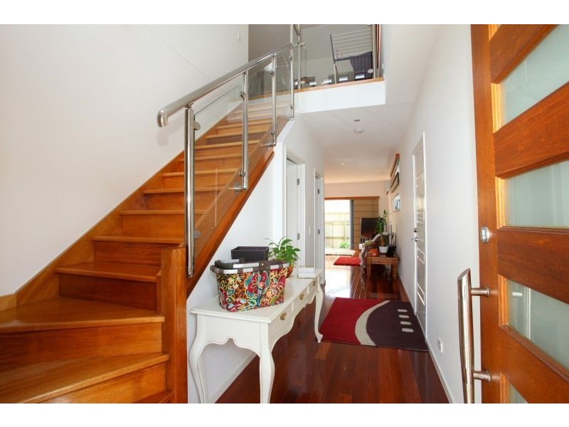 2/160 Muir Street, Labrador QLD 4215