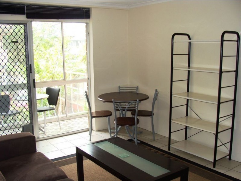 1/25 White Street, Southport QLD 4215