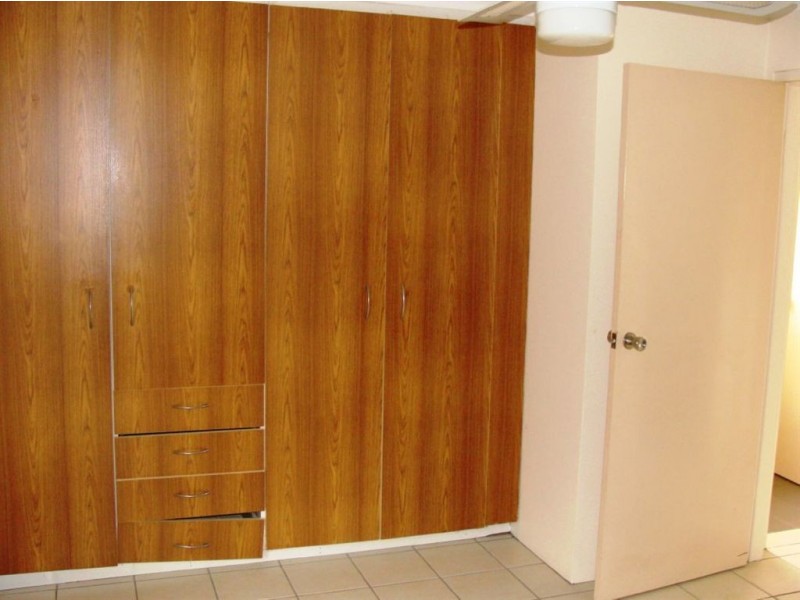 1/25 White Street, Southport QLD 4215