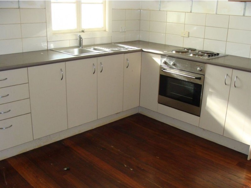 30 Lather Street, Southport QLD 4215