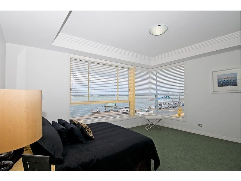 1/310 Marine Parade, Labrador QLD 4215