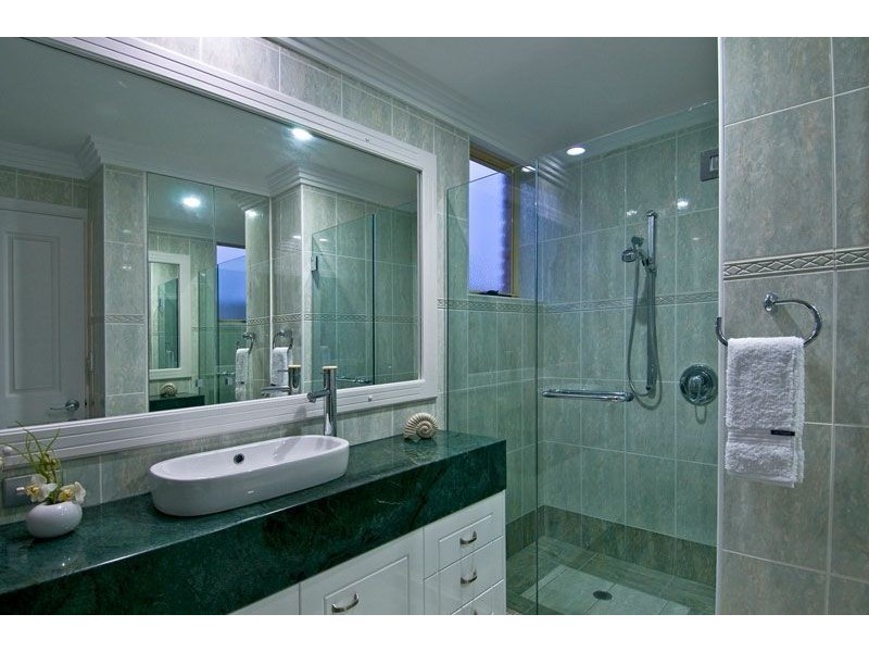 1/310 Marine Parade, Labrador QLD 4215