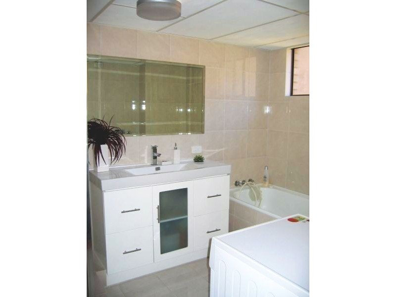 8/23 Heath Street, Southport QLD 4215