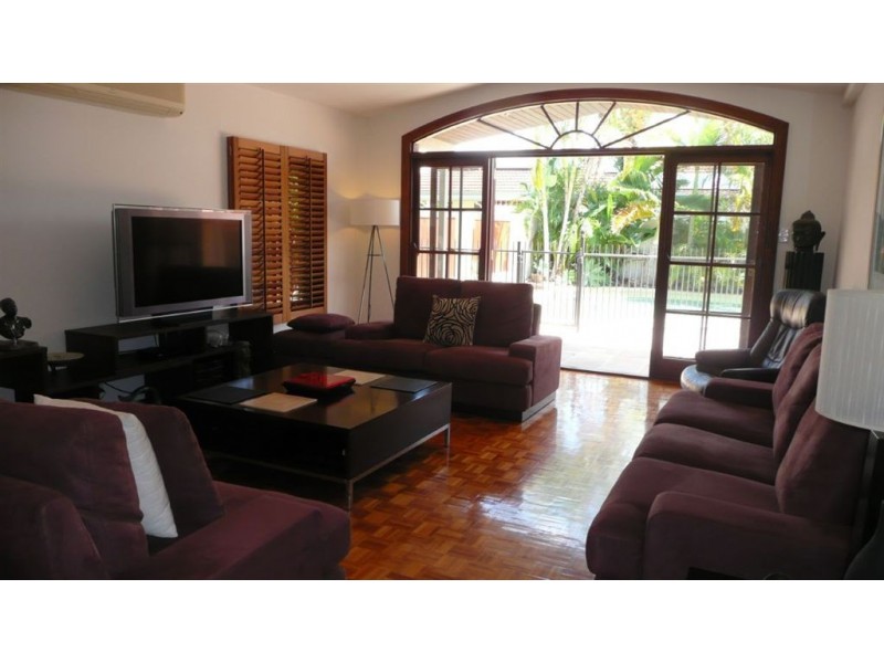 6 Elaine Street, Southport QLD 4215