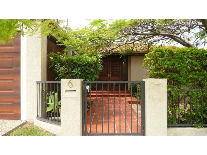 6 Elaine Street, Southport QLD 4215