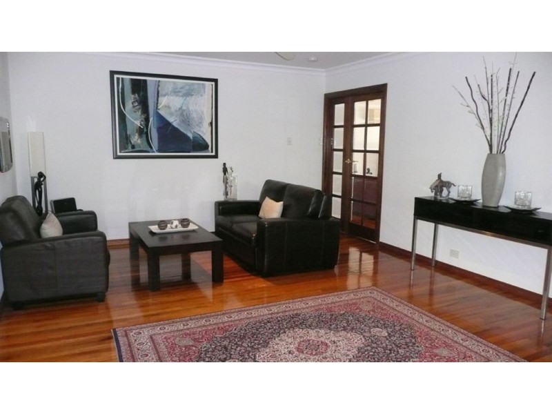 6 Elaine Street, Southport QLD 4215