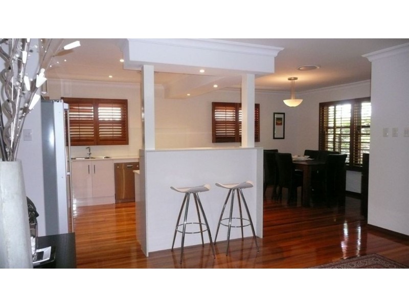 6 Elaine Street, Southport QLD 4215