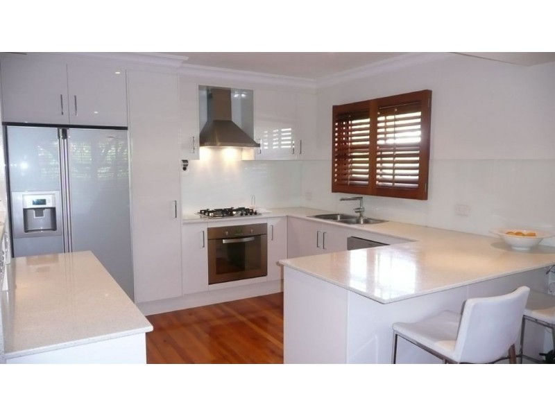 6 Elaine Street, Southport QLD 4215