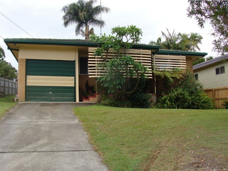 16 Lara Avenue, Southport QLD 4215