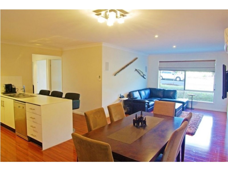 2 Tarrina Crescent, Pacific Pines QLD 4211