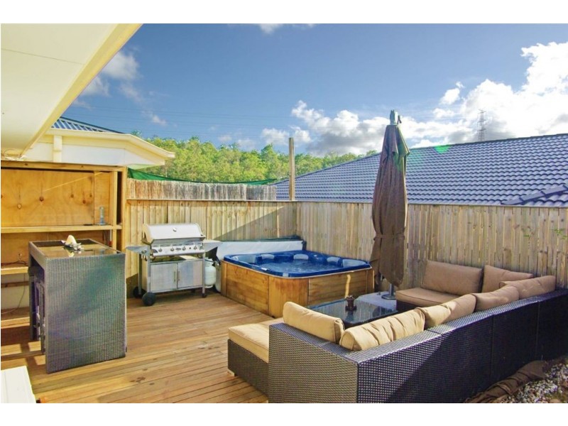 2 Tarrina Crescent, Pacific Pines QLD 4211