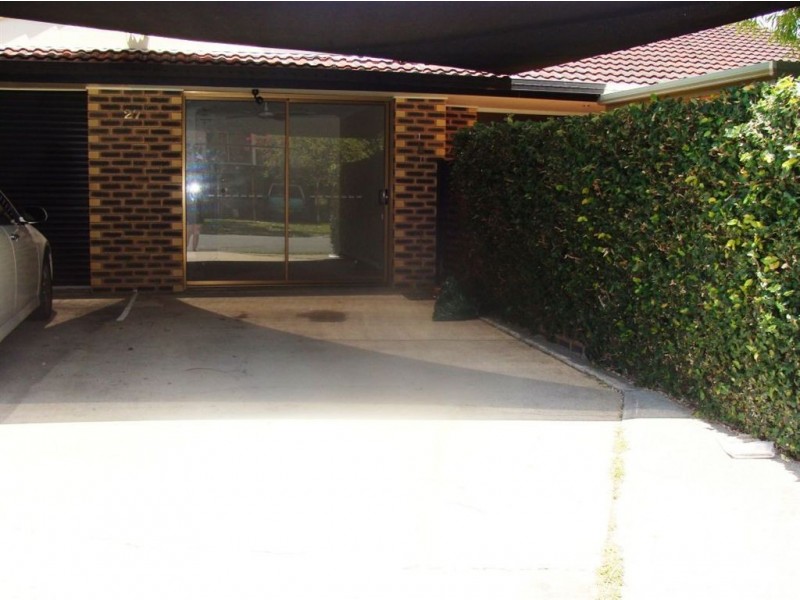 1/27 Gardiners Place, Southport QLD 4215