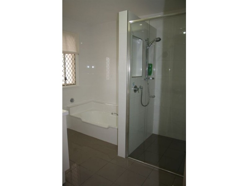 34 Cresthaven Drive, Mansfield QLD 4122