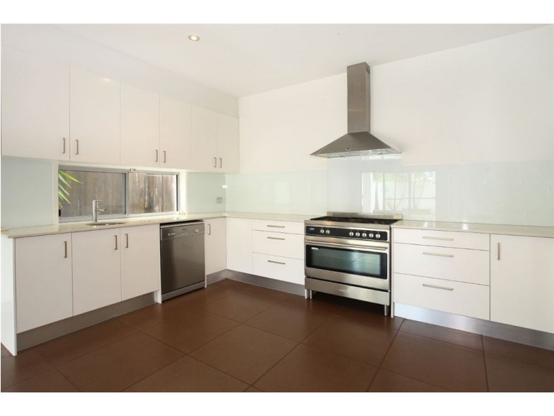 44 Meron Street, Southport QLD 4215